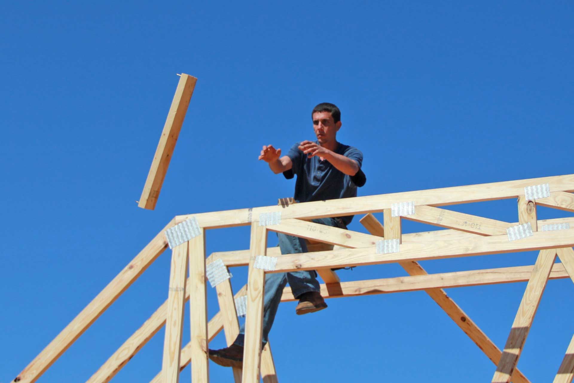 installing roof trusses in Pensacola