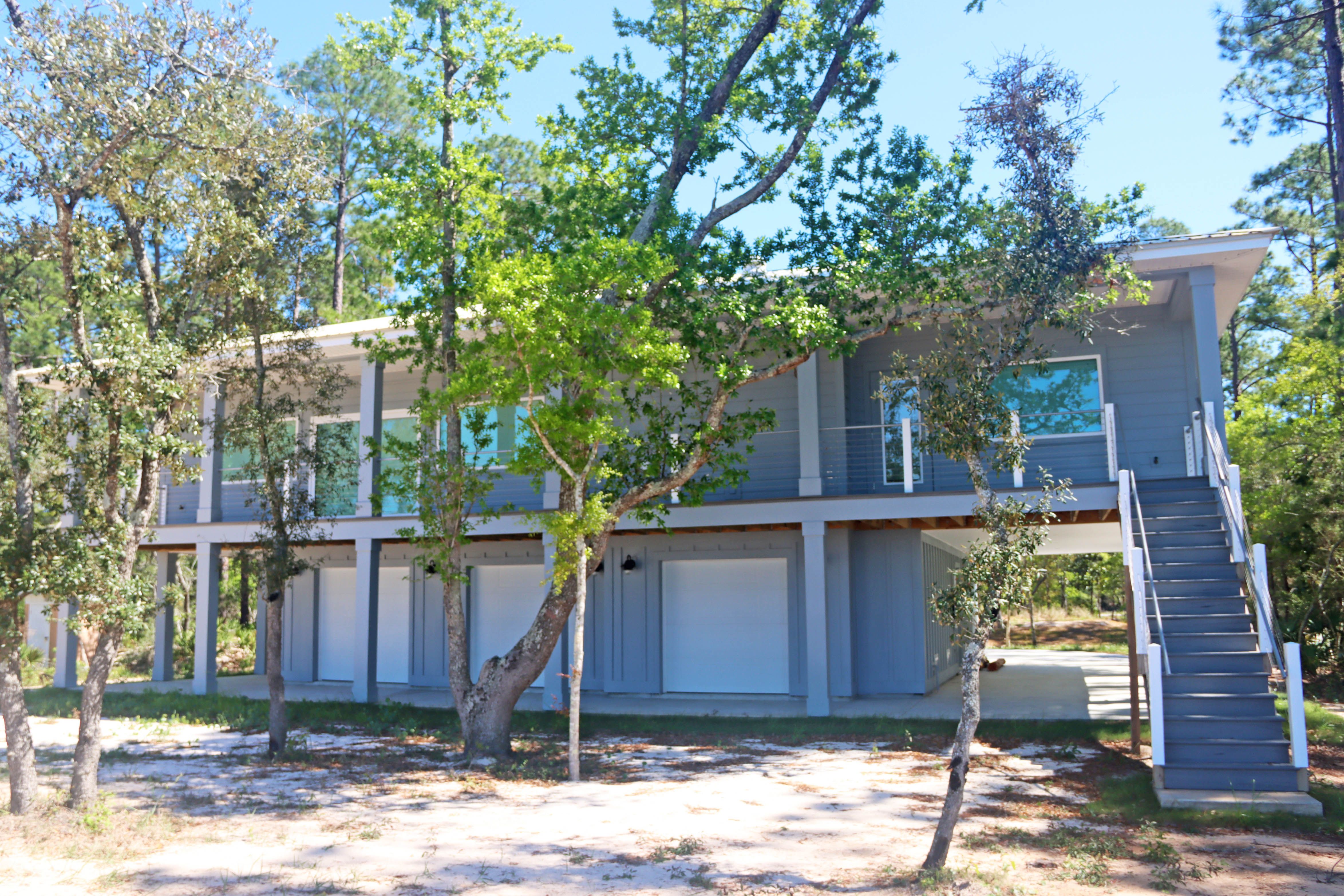 Cyr modern coastal piling home in Navarre