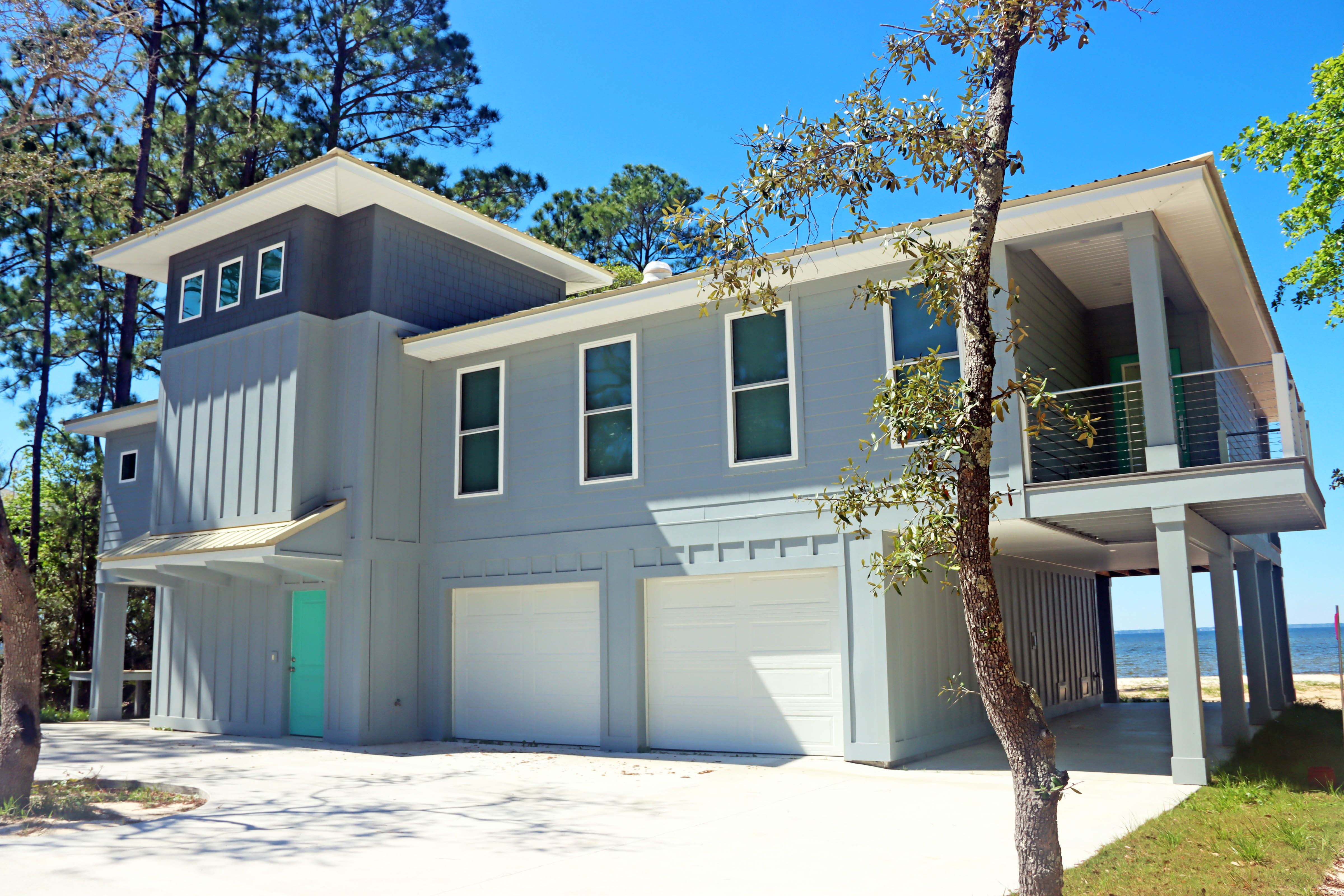 Cyr modern coastal piling home in Navarre